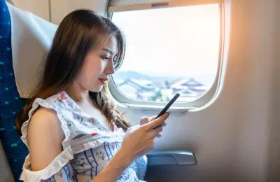 Consejos para dormir mejor durante un viaje de trabajo